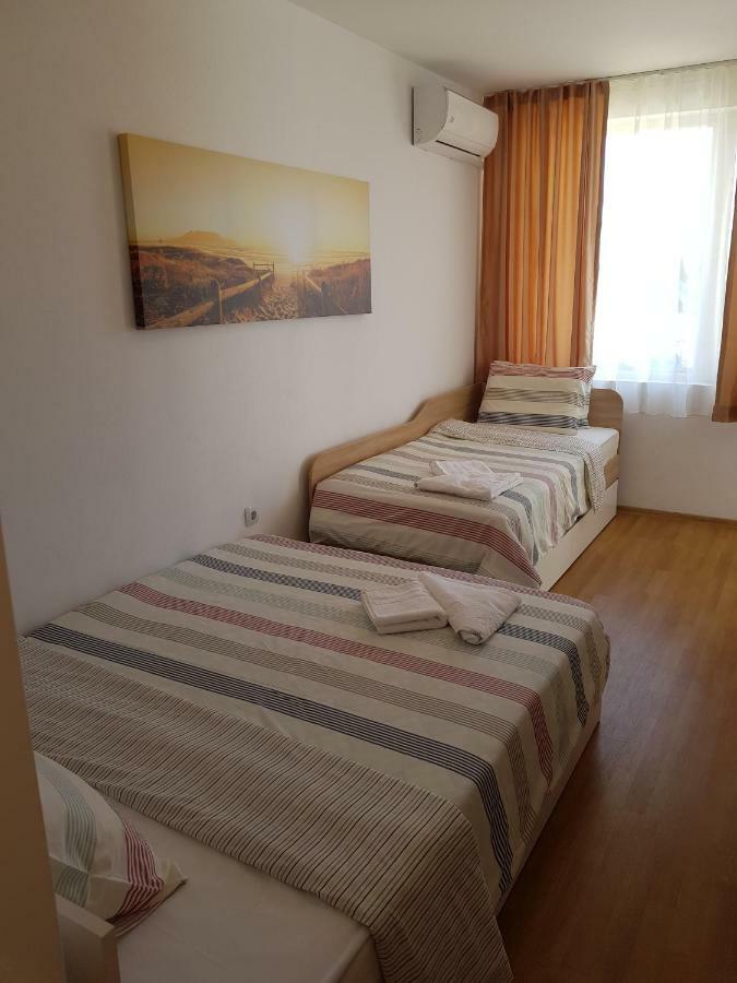 Aquapark Apartment Slăntjev Brjag Exteriör bild